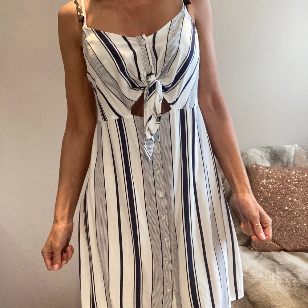 Pacsun navy/white tie detail causal dress